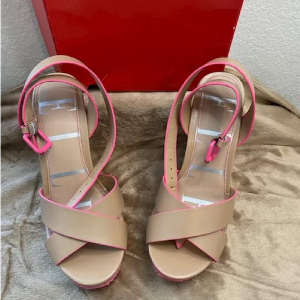 Elle Tan/Pink Wedges